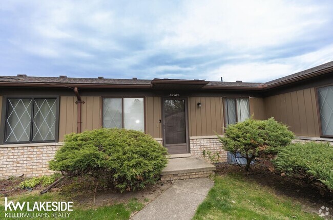 Building Photo - 32983 Cedar Ridge Ct Rental