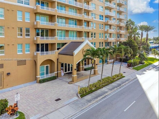 Building Photo - 2665 SW 37th Ave Unit 814