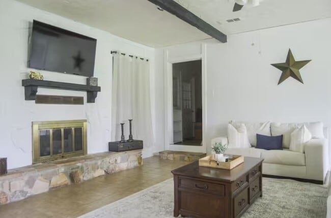 Photo - 2369 Apache Dr