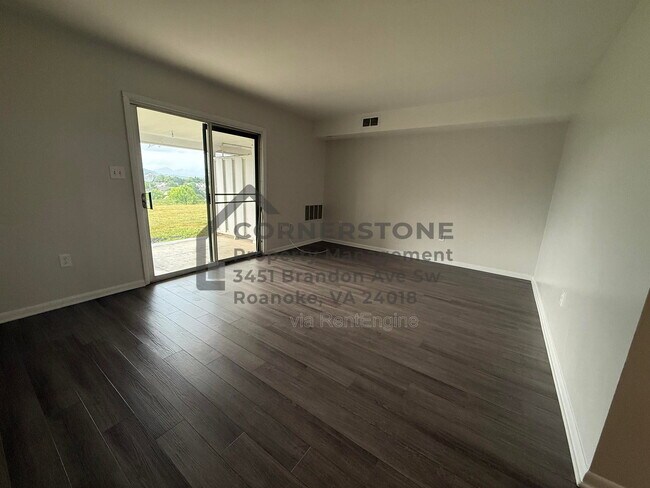 Photo - 6500 Carefree Ln Unit Apt 12