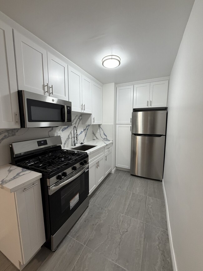 2925 4th Street