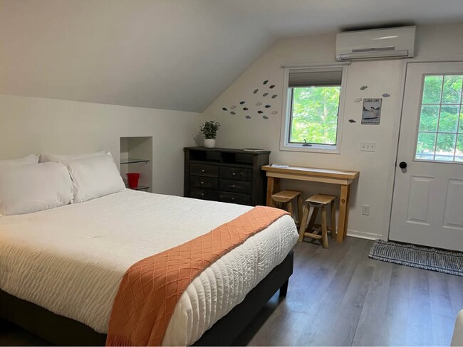 Photo - 572 Balsam Ave Unit 2