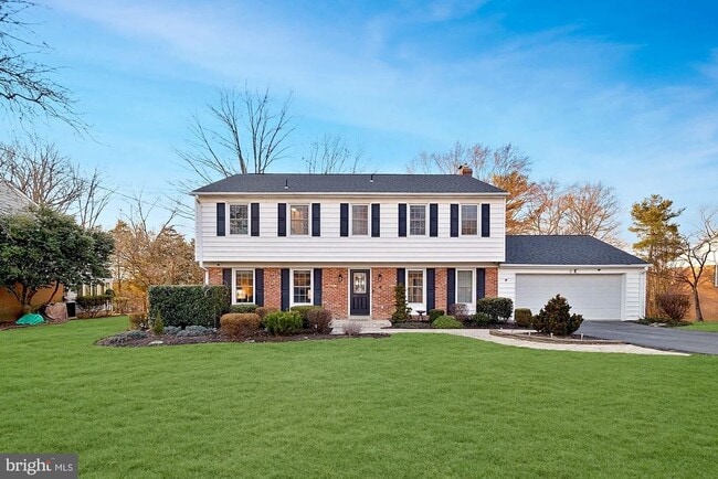 Photo - 18 Orchard Way N House