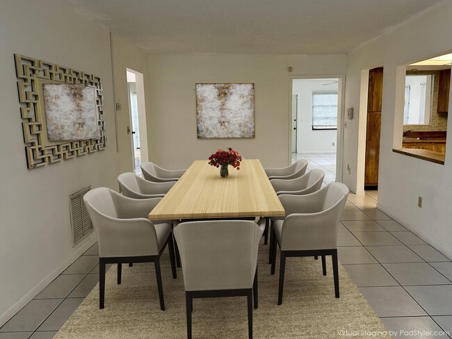 Photo - 6049 Olivewood Cir