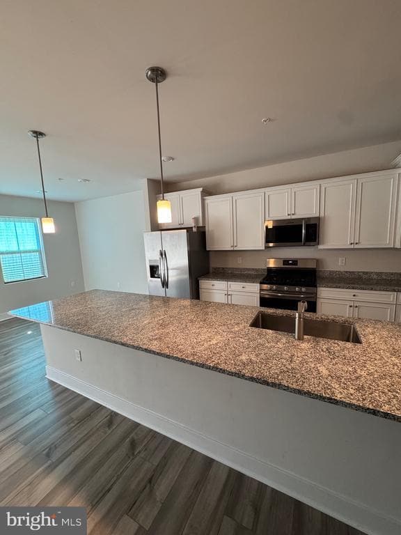 Photo - 4151 Skipton Pl