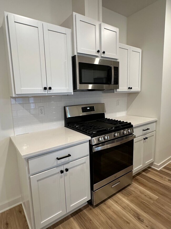 *Beautiful new duplexes in Goddard School House House Rental in