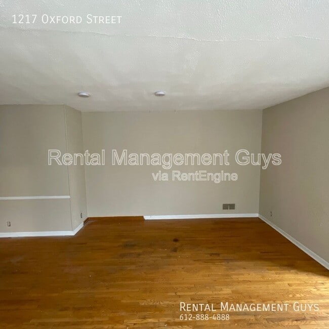 Photo - 1217 Oxford St
