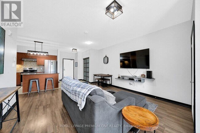 Photo - 161 Wellington St E Unit 204