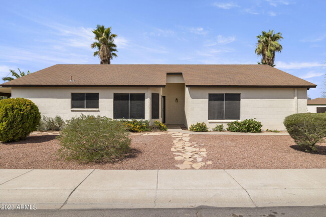 Photo - 11005 W Seldon Ln House