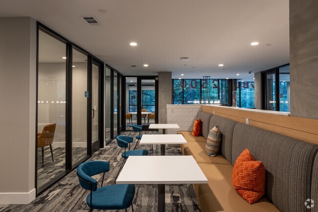 Noble 2500 | Student Housing