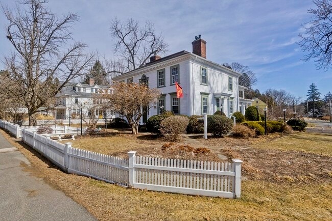 Photo - 25 Woodbridge St Unit 1