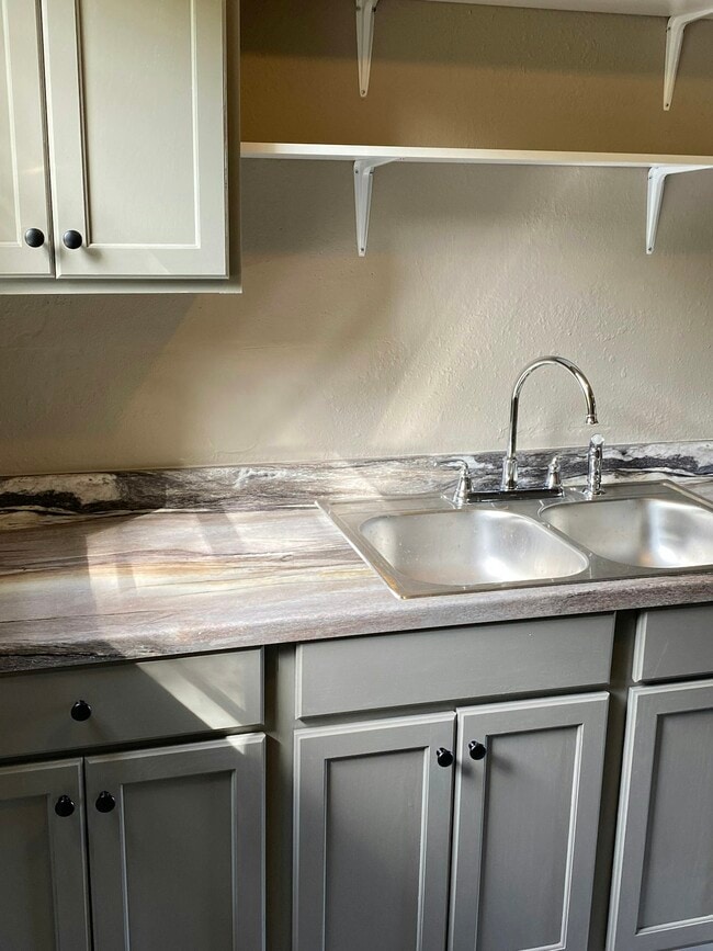 Photo - 1279 Estelle St