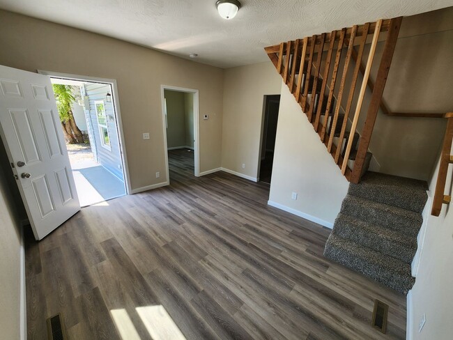 Photo - Spacious 3-Bedroom, 1-Bathroom Home AVAILABLE NOW!!