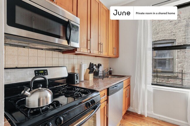 Room in Shared 3 bed/1 bath home in Upper West Side