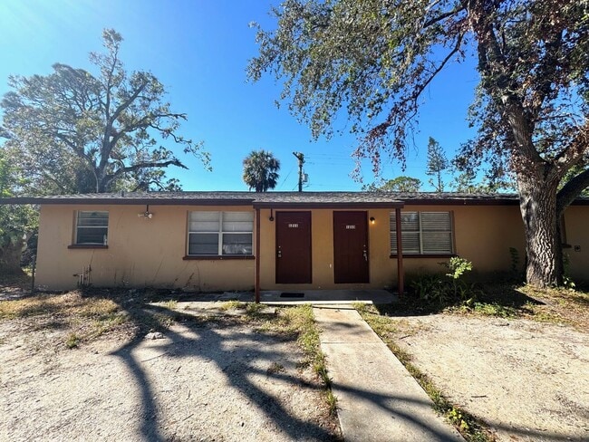 Building Photo - 1211-1213 59th Ave E Rental