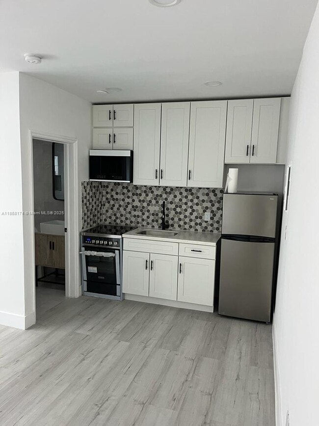 Building Photo - 7128 Indian Creek Dr Unit 6 Rental