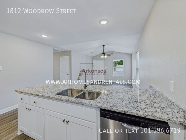 Photo - 1812 S Woodrow St