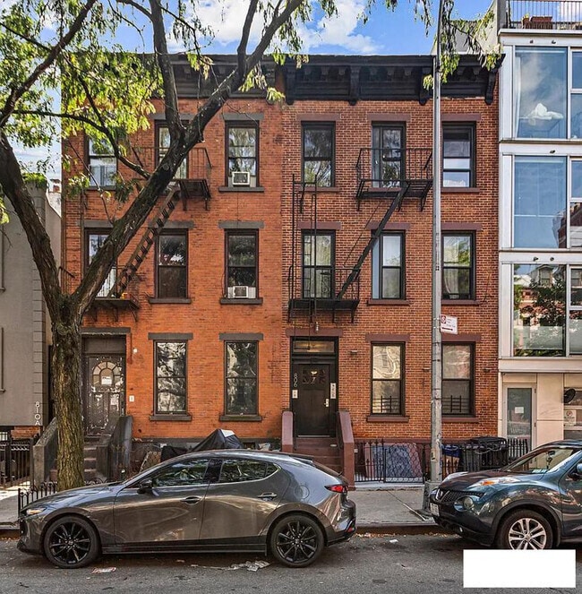 Building Photo - 806 Dean St Unit ID1250292P Rental