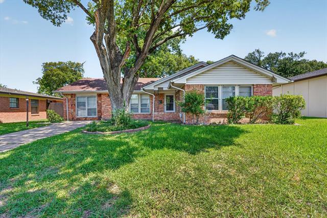 Building Photo - 2539 Highwood Dr
