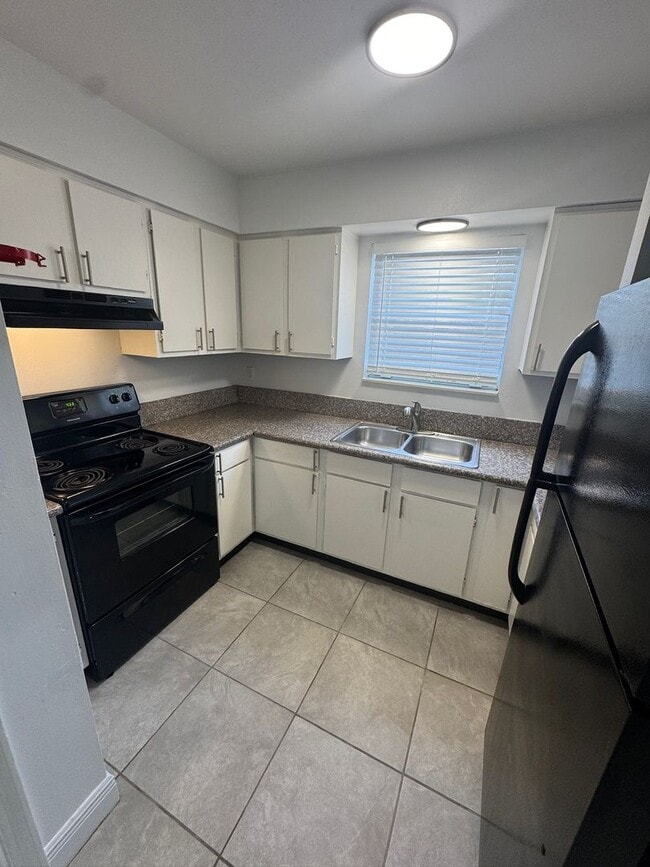 Photo - 1181 Bentley Rd Unit 4