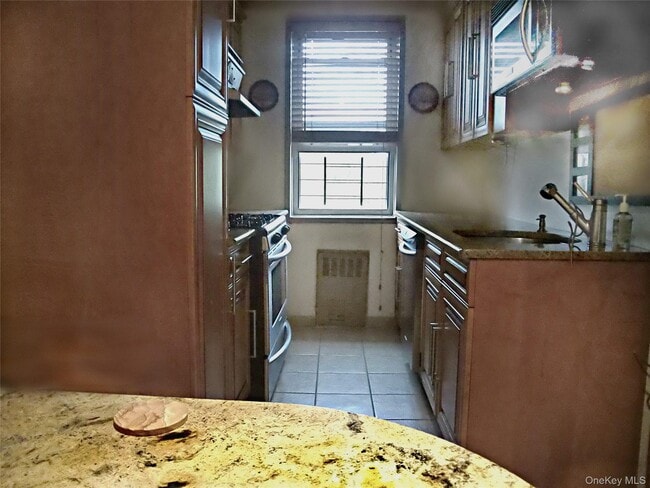 480 Riverdale Ave