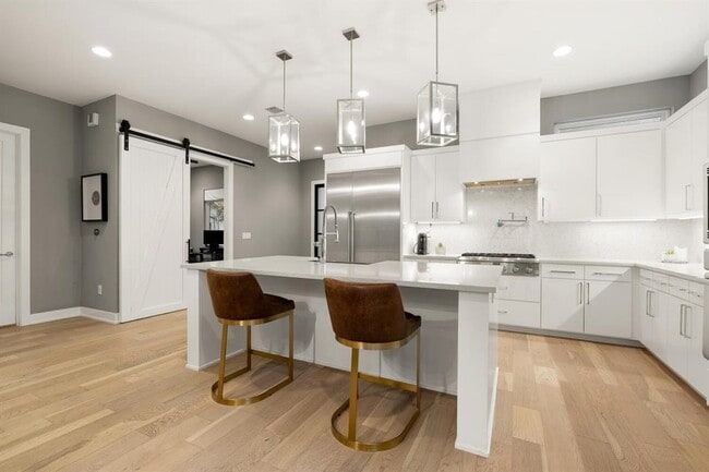 Photo - 1908 Kinney Ave