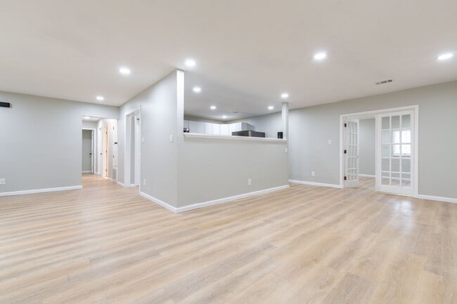 Photo - Stone Mountain 3 Bed/2Ba Gem!