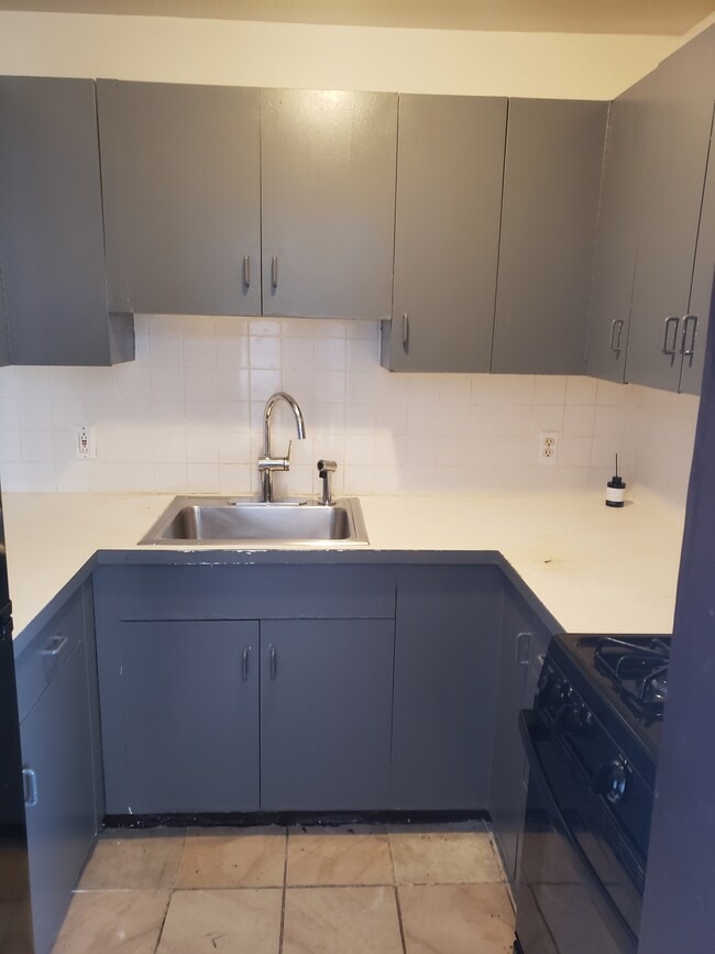 Building Photo - 74 4th St Unit 2nd floor Rental