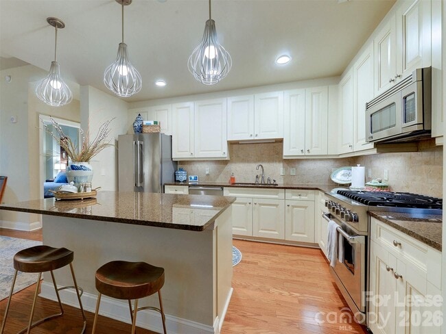 701 Royal Ct Unit 306