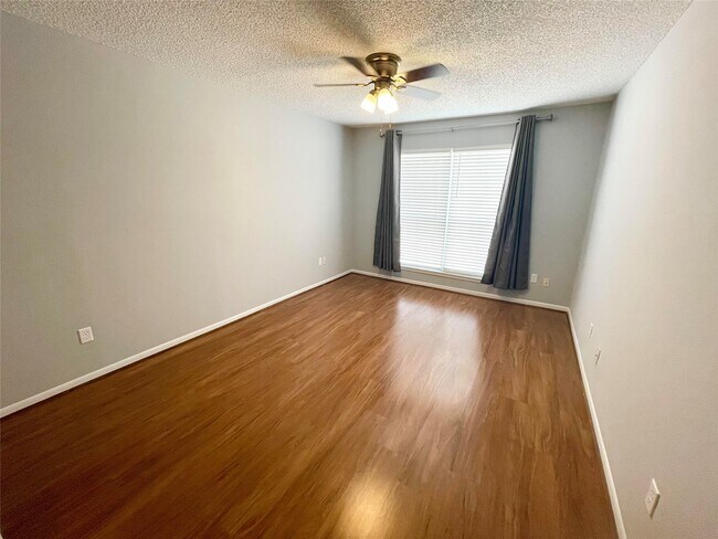 Photo - 1900 Bay Area Blvd Unidad 102