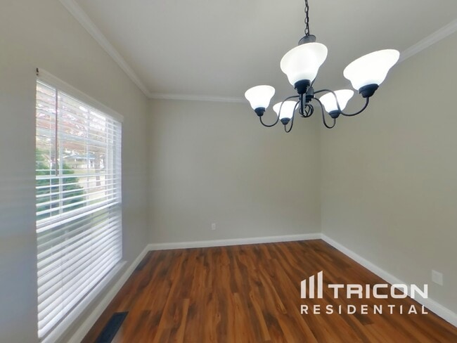 Photo - 621 Summer Stone Dr