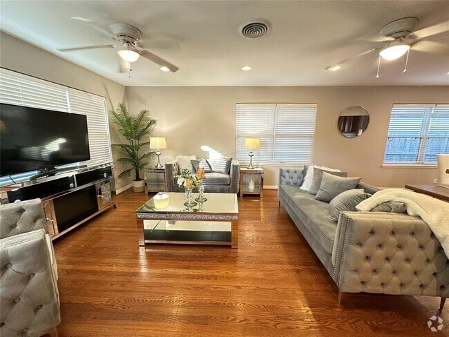 Building Photo - 4005 Nenana Dr Rental