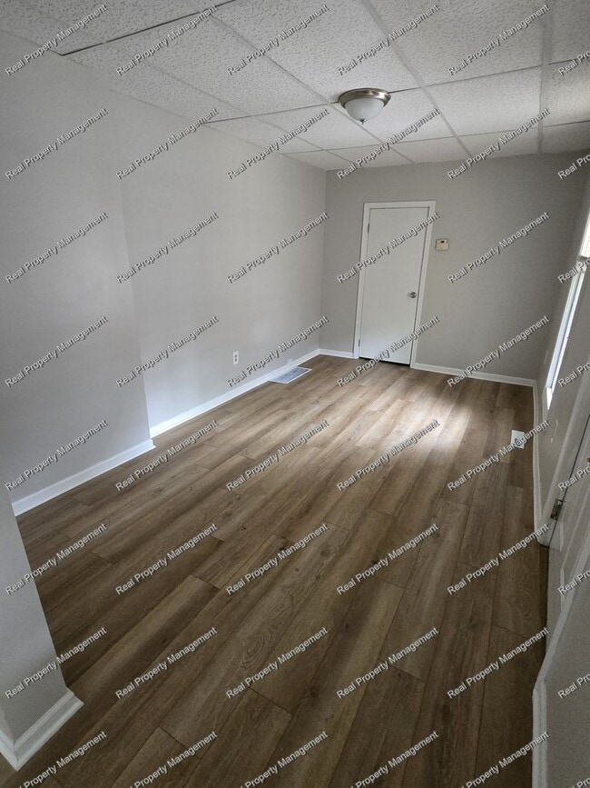 Updated 1 Bedroom Apartment - Updated 1 Bedroom Apartment
