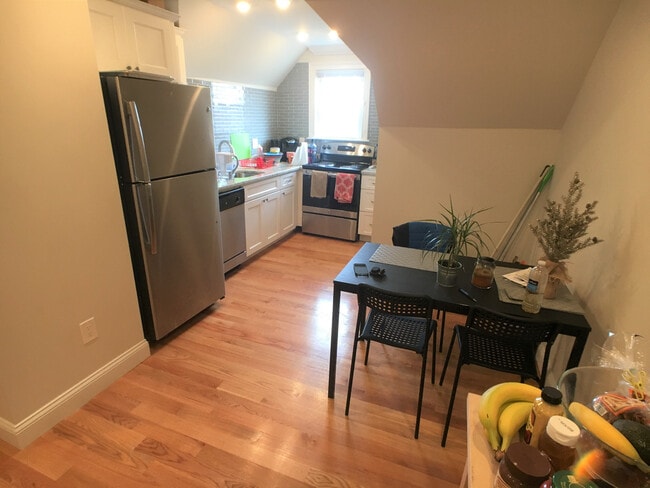 Photo - 67 Temple St Unidad 3