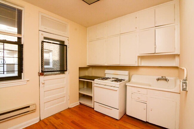 Photo - 4422 N Wolcott Ave Unit B3