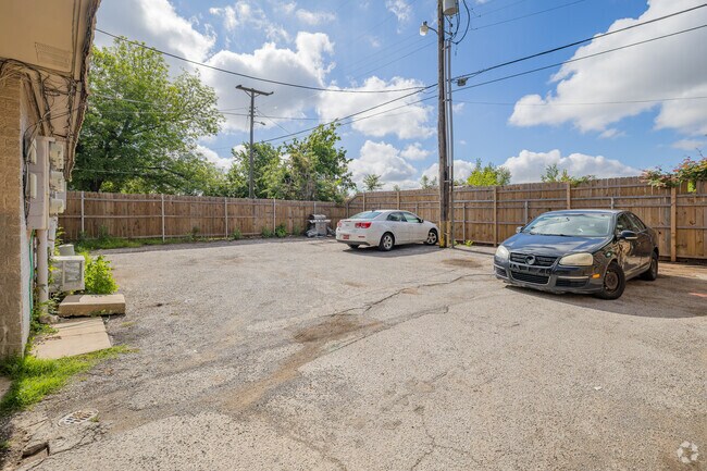 Extra parking space in the back