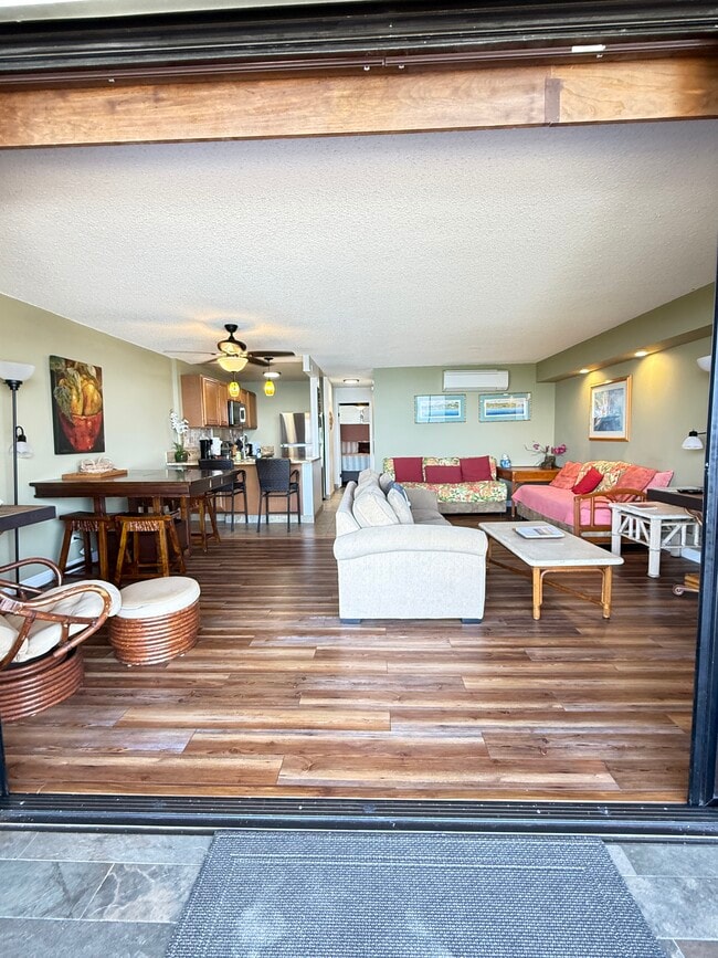 Building Photo - 75-5782-5782 Kuakini Hwy Unit 203