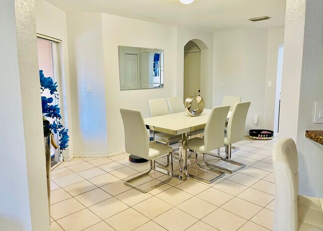 Photo - 16628 SW 47th Ter