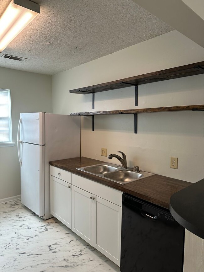 Photo - 2 bedroom 2 bath condo $1100.00 Unit 24D