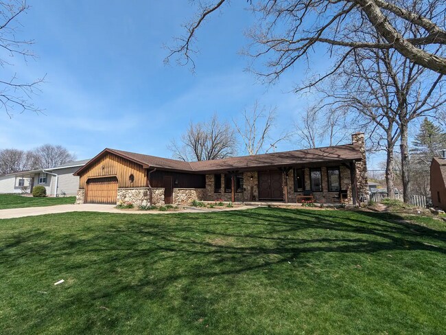 Photo - 1360 Holiday Ave House