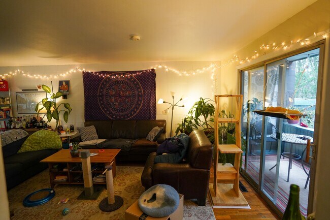 Photo - 12 Charles St