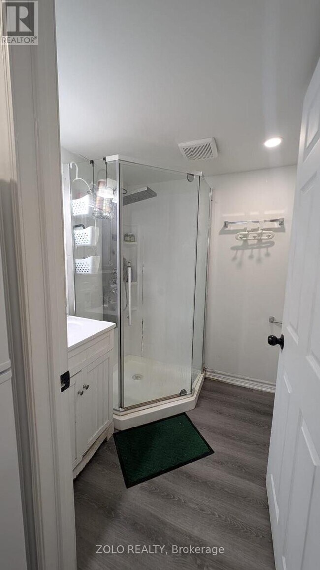 Photo - 285 W 31st St