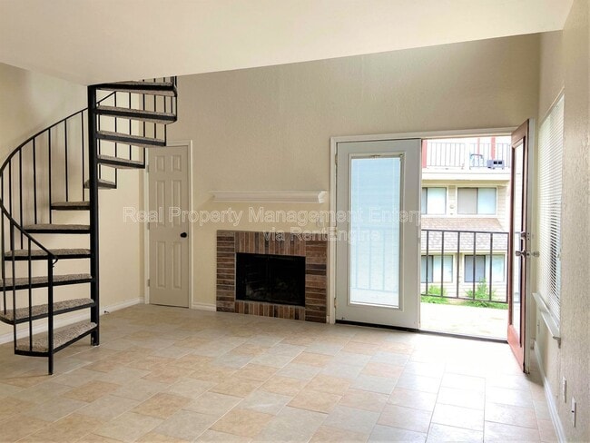 Photo - 11530 N May Ave Unit 201