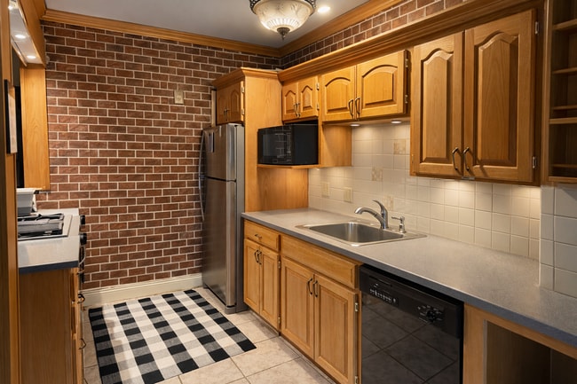 Photo - FULLY Furnished Plaza Condo