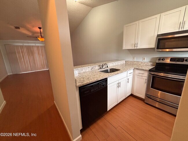 154 Governor St Unit 204