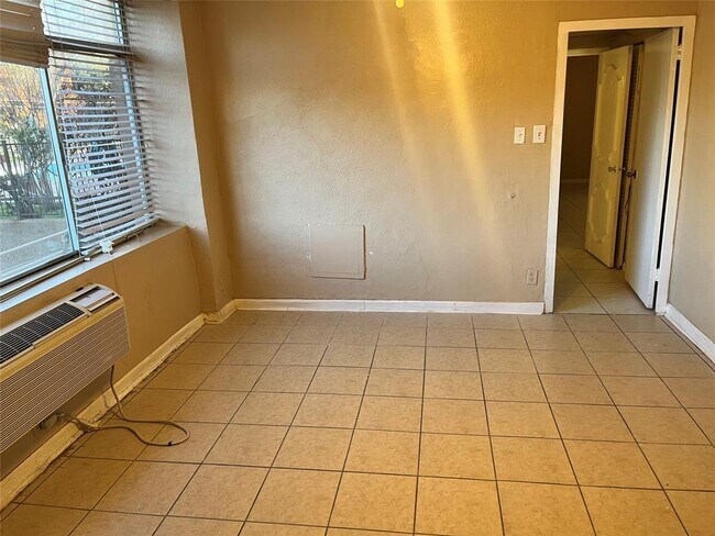 Photo - 7510 Hornwood Dr Unit 105
