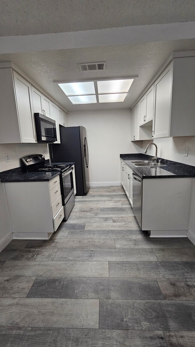 Photo - 468 Cherry Ln Unidad Upstairs