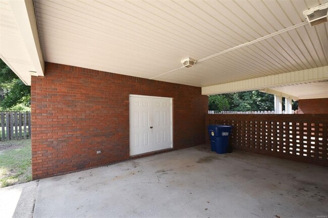 Photo - 709 Yellowstone Dr