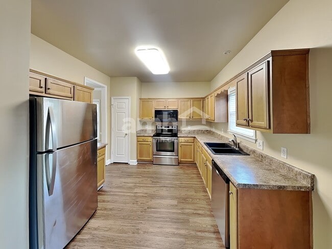 Photo - 3030 Romain Trl