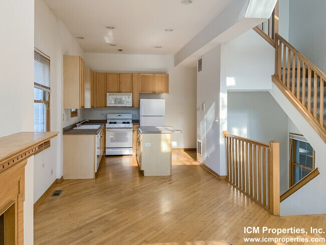 Photo - 2714 N Wayne Ave Unidad 2714-3